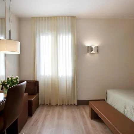 מלון Starhotels Ritz 4*