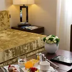スターホテルズ リッツ ホテル 4*